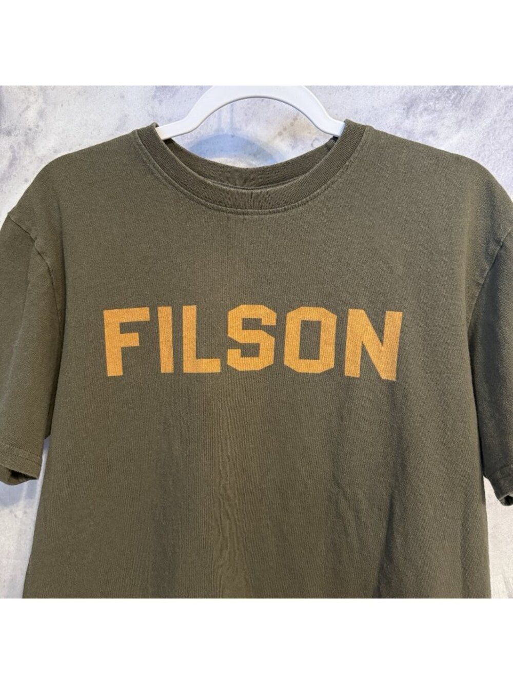 Filson T Shirt Mens Medium M Green Short Sleeve Spellout Seattle USA